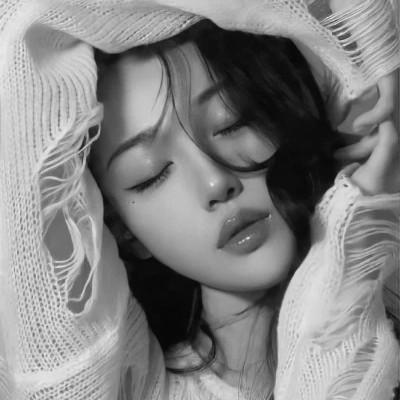 精选女生头像ins高级质感黑白