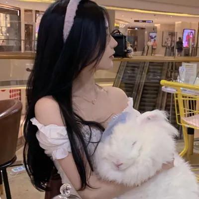 高清气质出众的女头，时尚和美结合