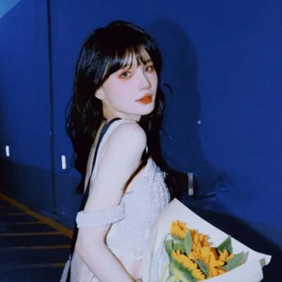 ins清新治愈超纯欲风女生头像