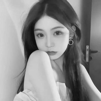高清好看的黑白女生头像
