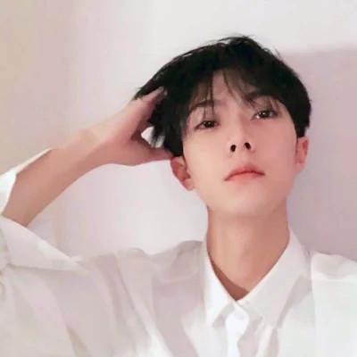 2023年情侣头像真人一人一张