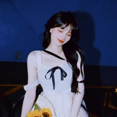 ins清新治愈超纯欲风女生头像