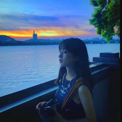 2023年情侣头像真人一人一张