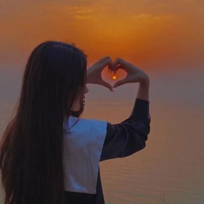 ins清新治愈超纯欲风女生头像