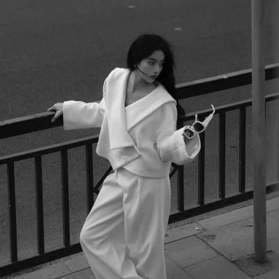 精选女生头像ins高级质感黑白