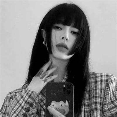 高清好看的黑白女生头像