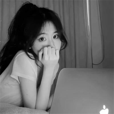 高清好看的黑白女生头像