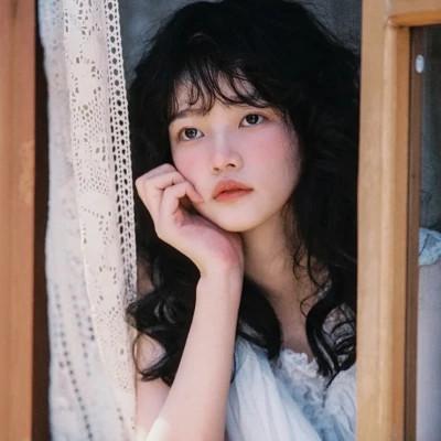 ins清新治愈超纯欲风女生头像