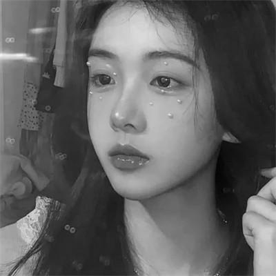 高清好看的黑白女生头像
