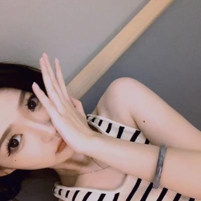 ins清新治愈超纯欲风女生头像