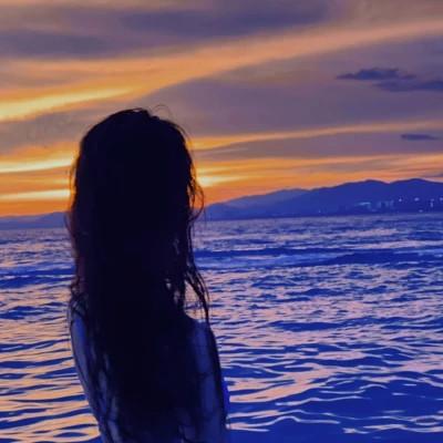 ins清新治愈超纯欲风女生头像