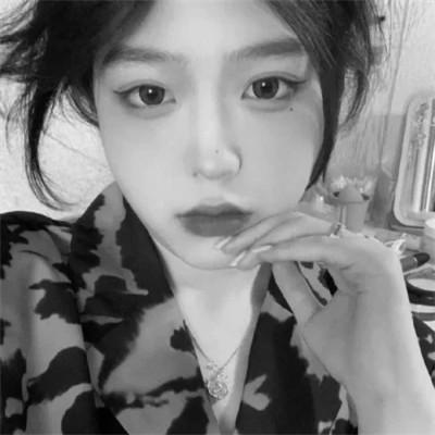 高清好看的黑白女生头像