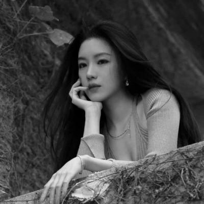 精选女生头像ins高级质感黑白
