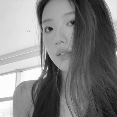 高清好看的黑白女生头像