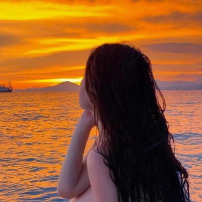 ins清新治愈超纯欲风女生头像