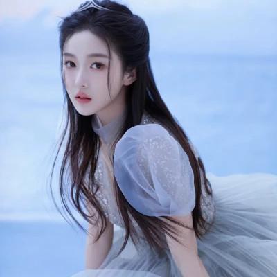 高清气质出众的女头，时尚和美结合