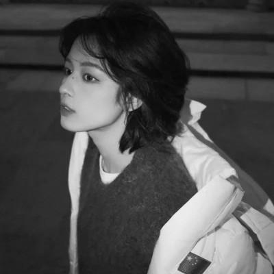 精选女生头像ins高级质感黑白