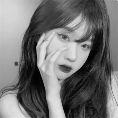 高清好看的黑白女生头像