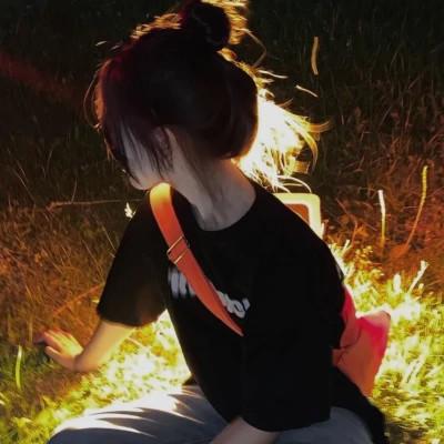 ins清新治愈超纯欲风女生头像