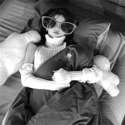 精选女生头像ins高级质感黑白