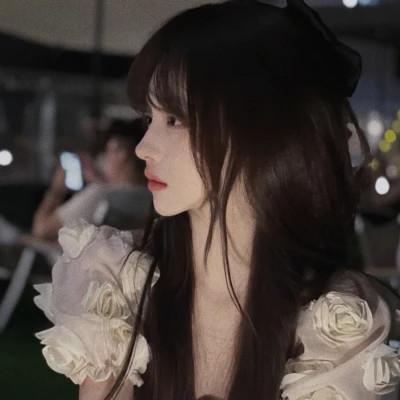 ins清新治愈超纯欲风女生头像