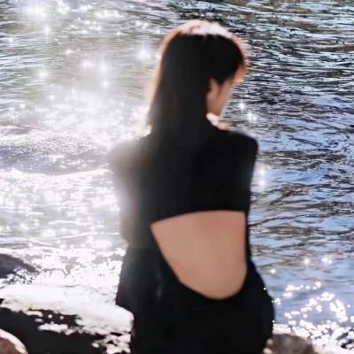 唯美头像背影女生漂亮图片
