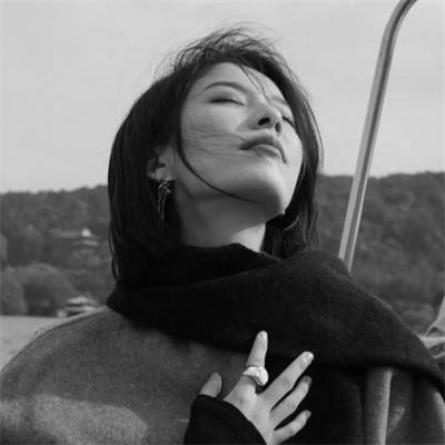 精选女生头像ins高级质感黑白