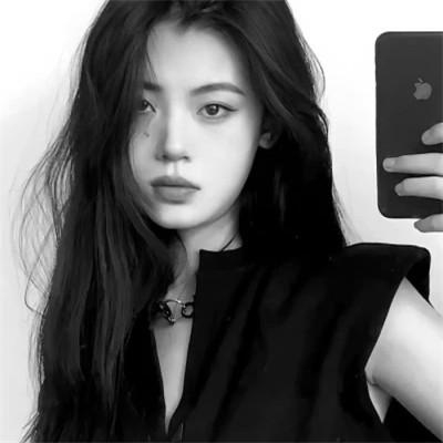 高清好看的黑白女生头像