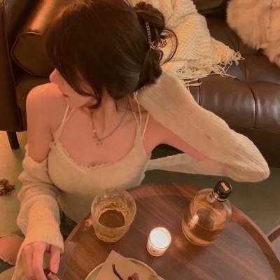 高清气质出众的女头，时尚和美结合
