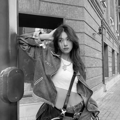 精选女生头像ins高级质感黑白