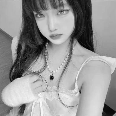 高清好看的黑白女生头像