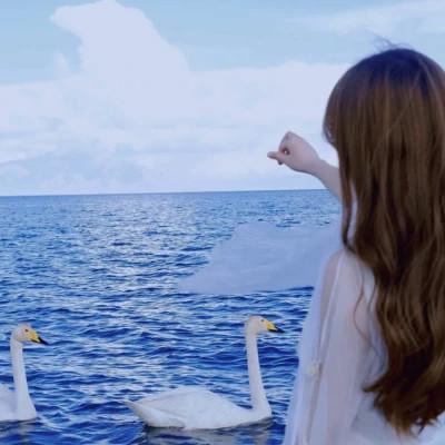 ins清新治愈超纯欲风女生头像