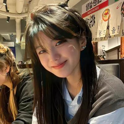 女生用自己头像做微信头像