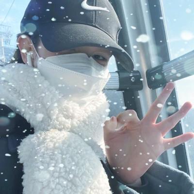 下雪头像男 高清好看的帅气雪景头像男