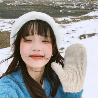女生用自己头像做微信头像