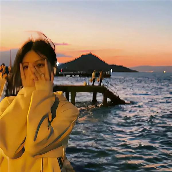 QQ快乐的女生头像