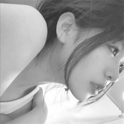 黑白系女生头像霸气真人