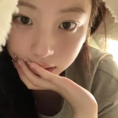 女生用自己头像做微信头像