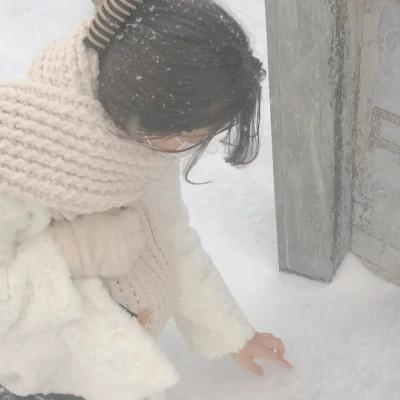 冬季下雪天氛围感女生头像