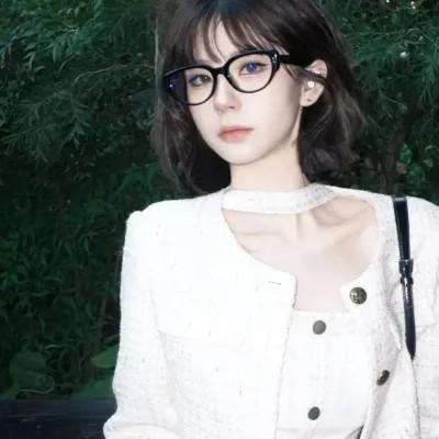 女生用自己头像做微信头像