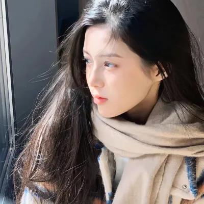 女生用自己头像做微信头像