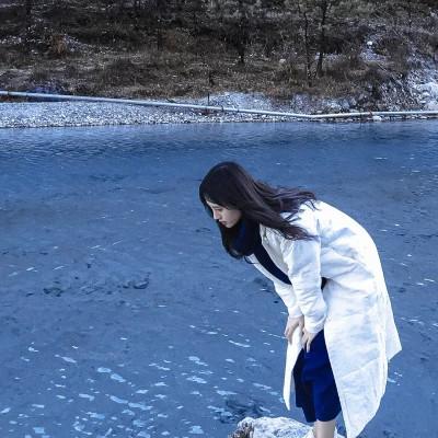 冬季下雪天氛围感女生头像