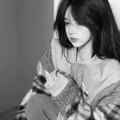 黑白系女生头像霸气真人