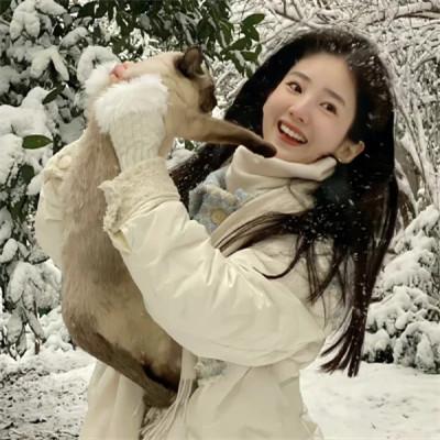 冬季下雪天氛围感女生头像