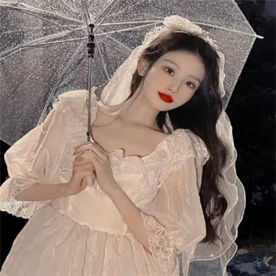 冬季下雪天氛围感女生头像