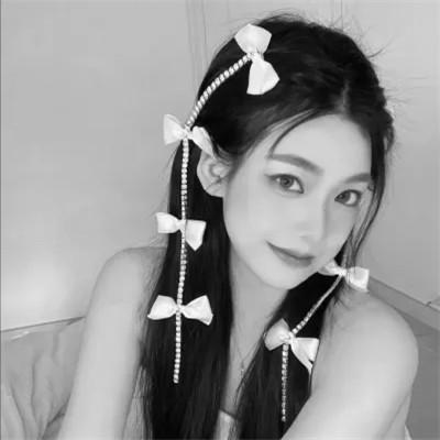 黑白系女生头像霸气真人