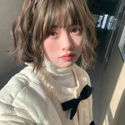 女生用自己头像做微信头像