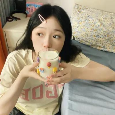 女生用自己头像做微信头像