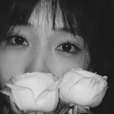 黑白系女生头像霸气真人