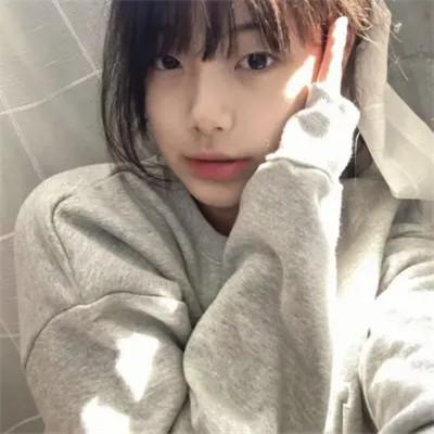 女生用自己头像做微信头像